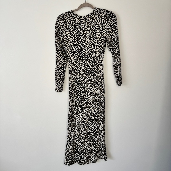 H&M Maxi Dress Animal Print Long Sleeve Slit V Neck Ruched Black Tan Crepe Sz S - Picture 3 of 13